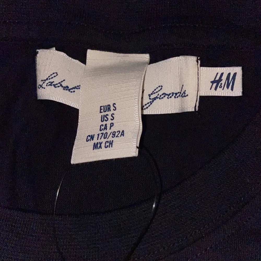 H&M Print T-Shirt. Size - Eur S - Picture 8 of 9